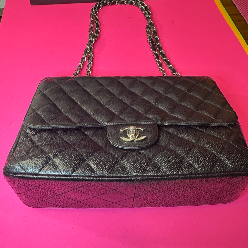 CHANEL Black Quilted Shoulder Bag with Chain Strap - Picture 11 of 15